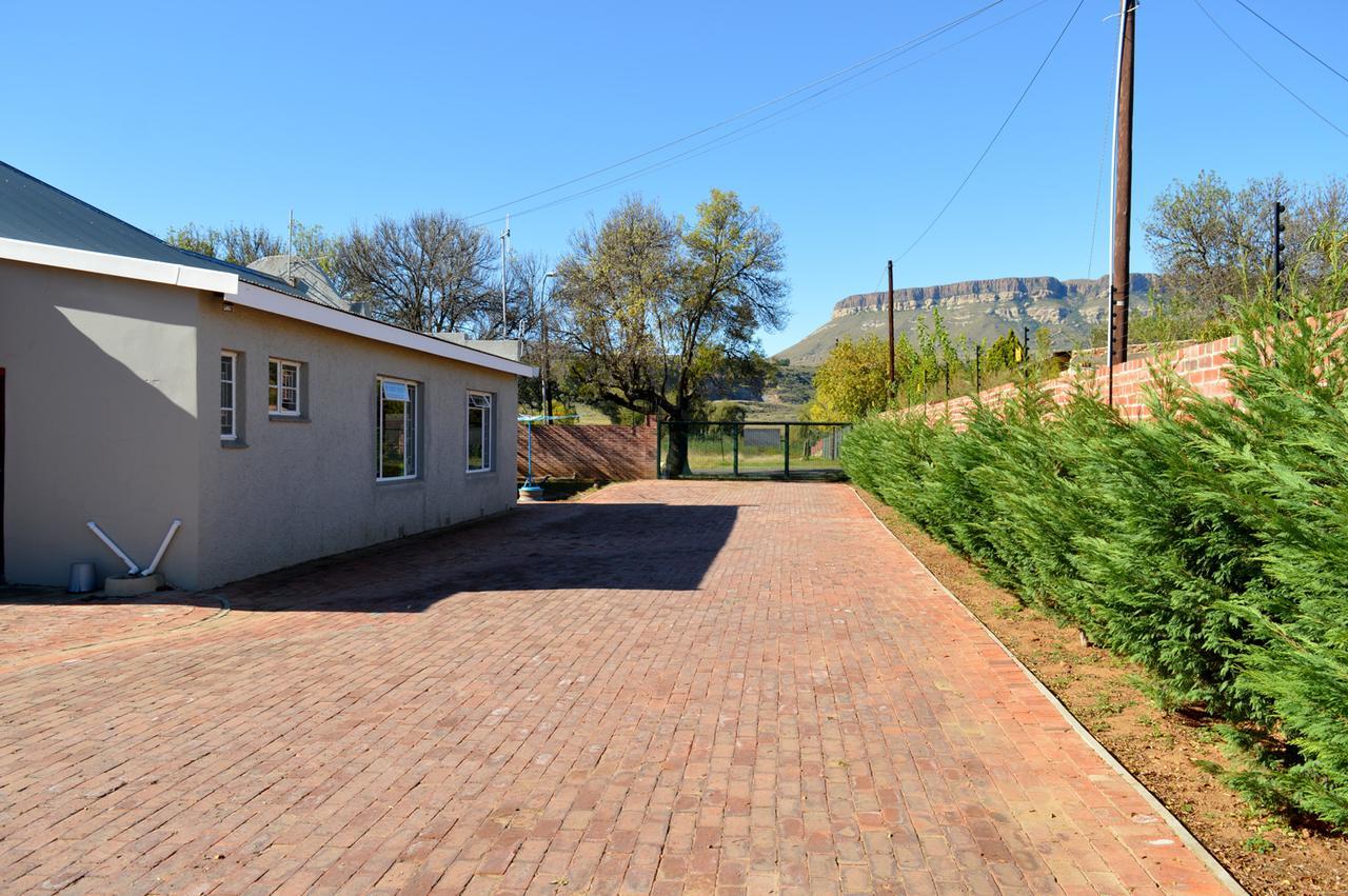 Village Lodge Harrismith Εξωτερικό φωτογραφία